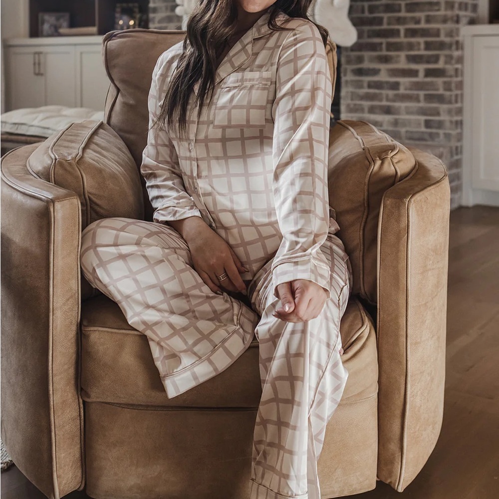 Lates by Kate Taupe Windowpane Long Sleeve Satin Pajamas